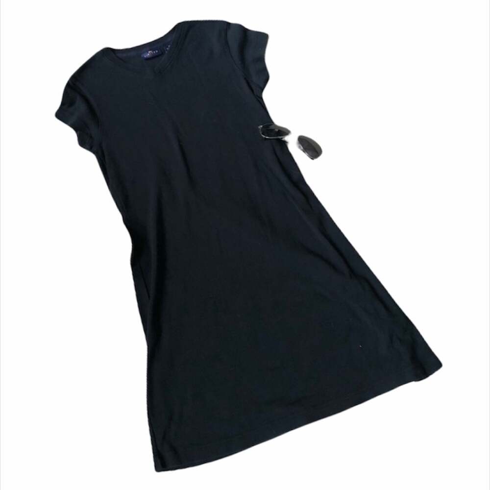 Black V-Neck T-Shirt Dress E28